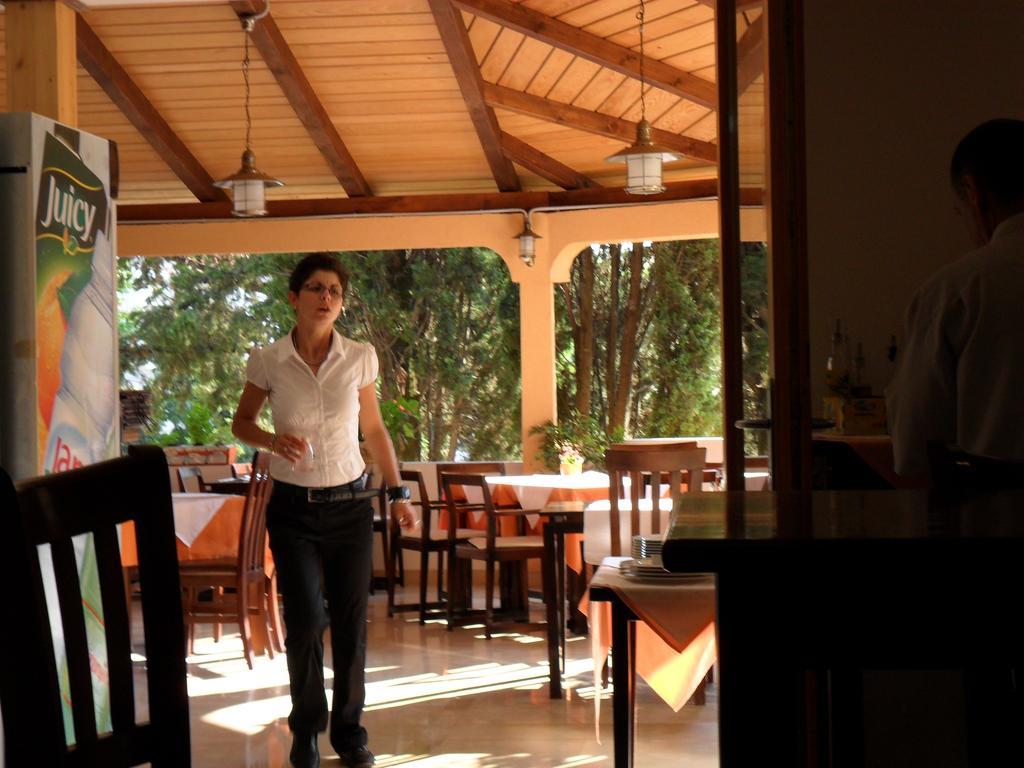 Novalja Guesthouse Economy Rooms ภายนอก รูปภาพ