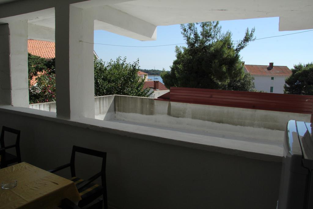Novalja Guesthouse Economy Rooms ภายนอก รูปภาพ