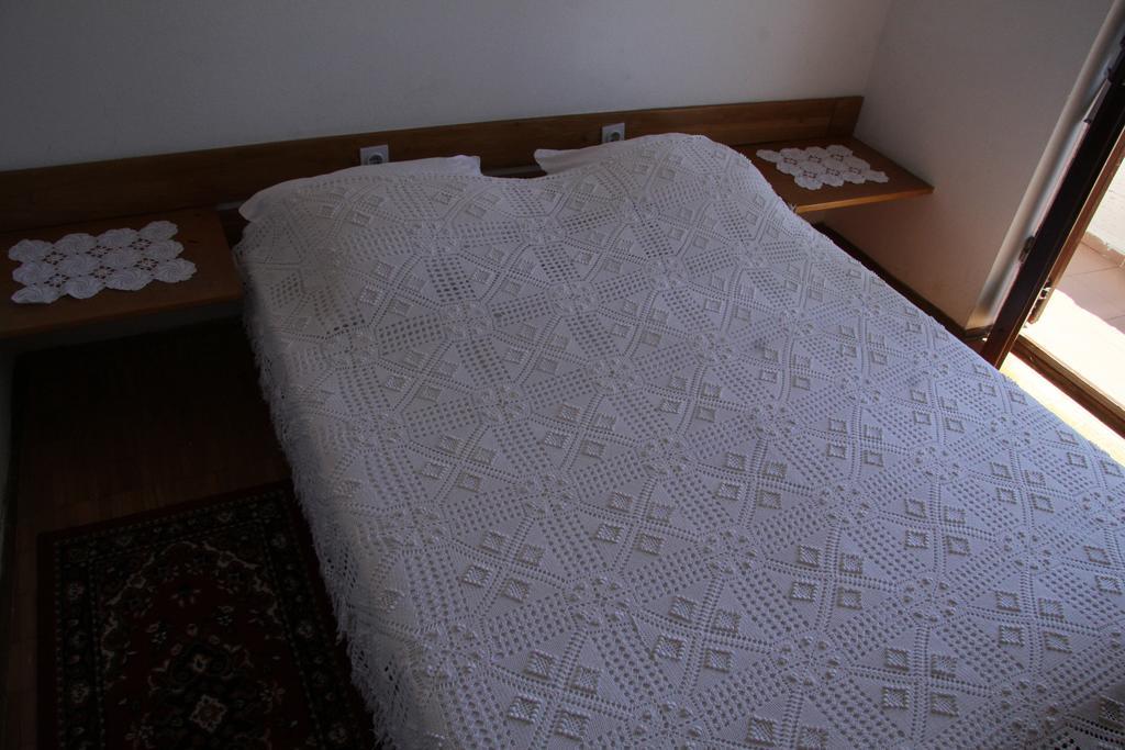 Novalja Guesthouse Economy Rooms ภายนอก รูปภาพ