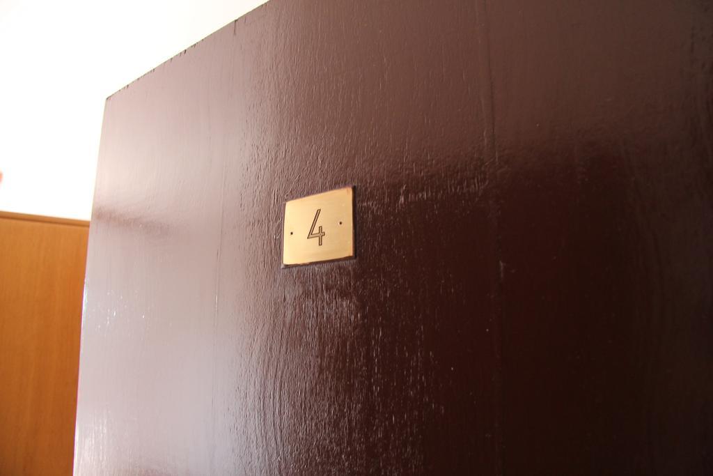 Novalja Guesthouse Economy Rooms ภายนอก รูปภาพ