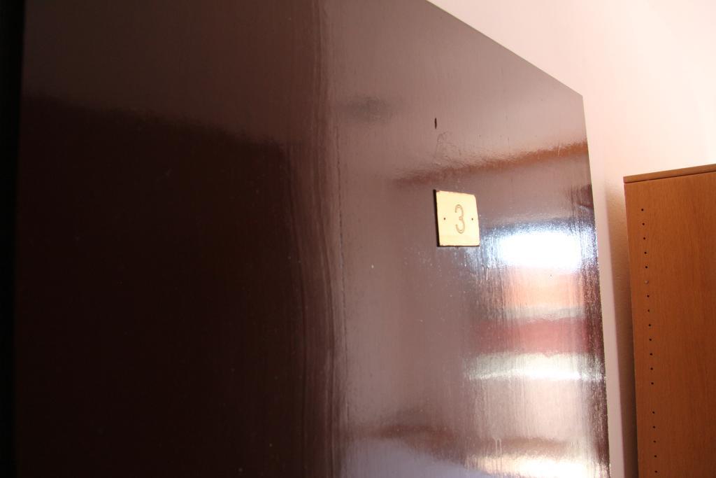 Novalja Guesthouse Economy Rooms ภายนอก รูปภาพ