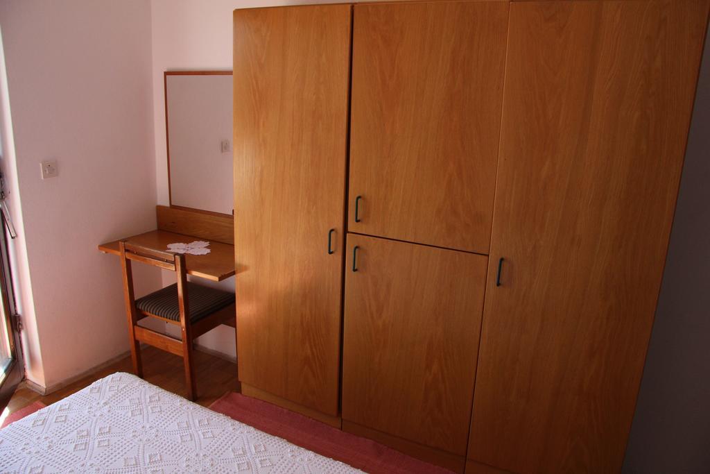 Novalja Guesthouse Economy Rooms ภายนอก รูปภาพ
