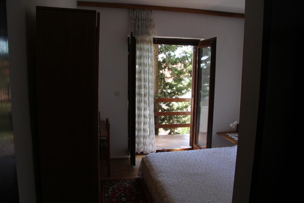 Novalja Guesthouse Economy Rooms ภายนอก รูปภาพ